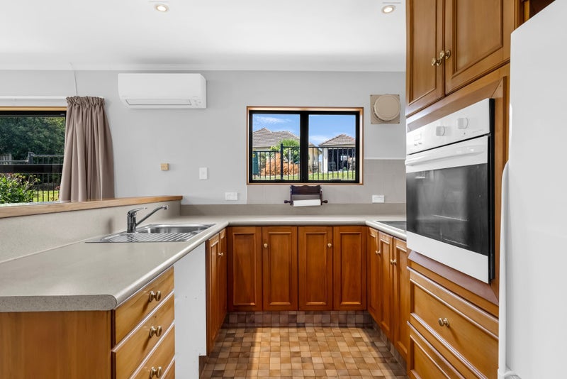 2 Trinity Lane, Richmond - Carousel 2