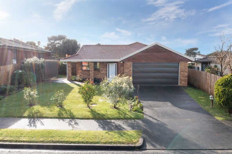 Property Valuation for 26 Pinewood Grove, Botany Downs, Auckland