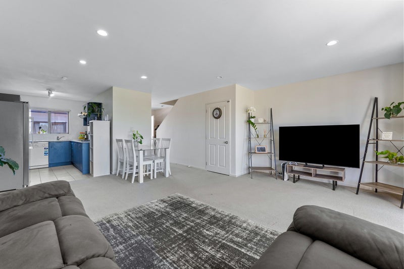 4/3 Hulme Place, Henderson, Auckland - Carousel 1