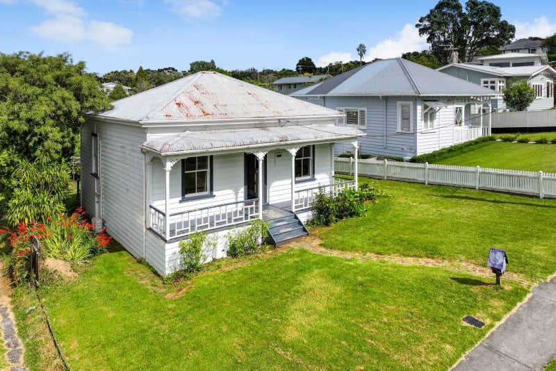 55 Huka Road, Birkenhead, Auckland - Carousel 1