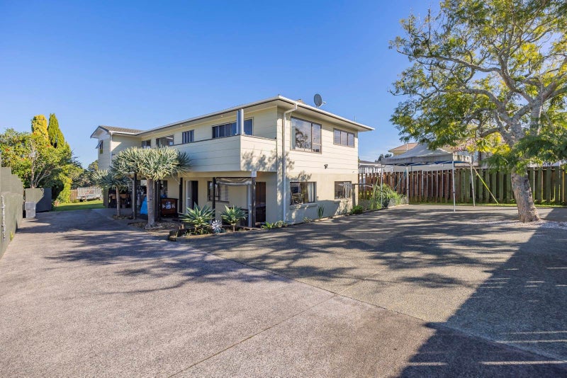 27 Luckens Road, West Harbour, Waitakere City, Auckland - Carousel 1