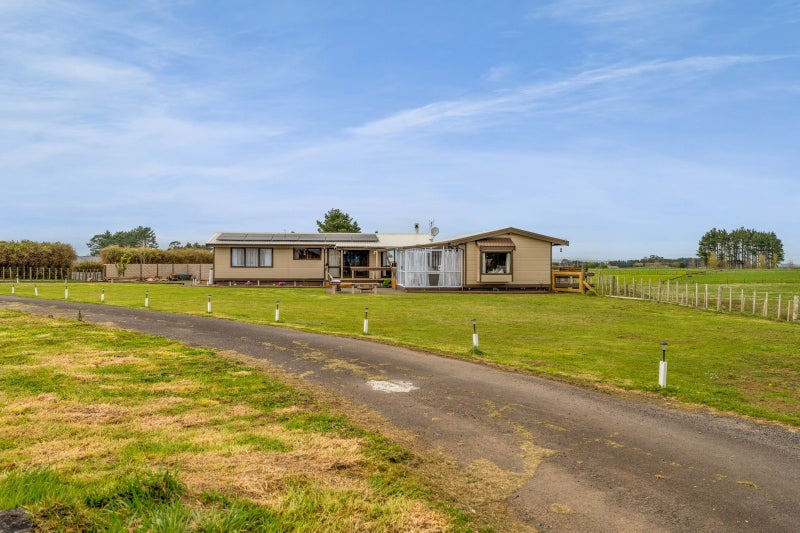11 Warwick Road, Stratford, Stratford - Carousel 2