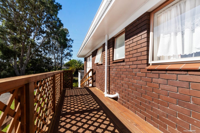 2/4 Landseer Place, Mount Roskill, Auckland - Carousel 1