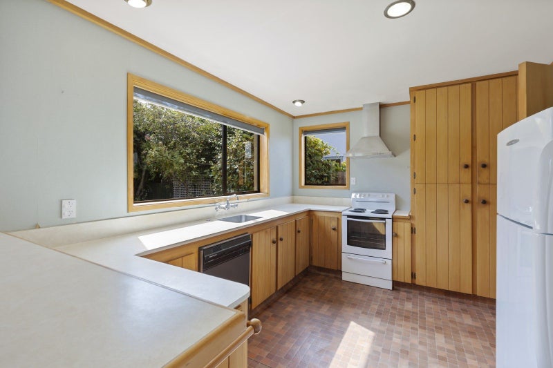 16 Oregon Drive, Kelvin Heights, Queenstown - Carousel 2