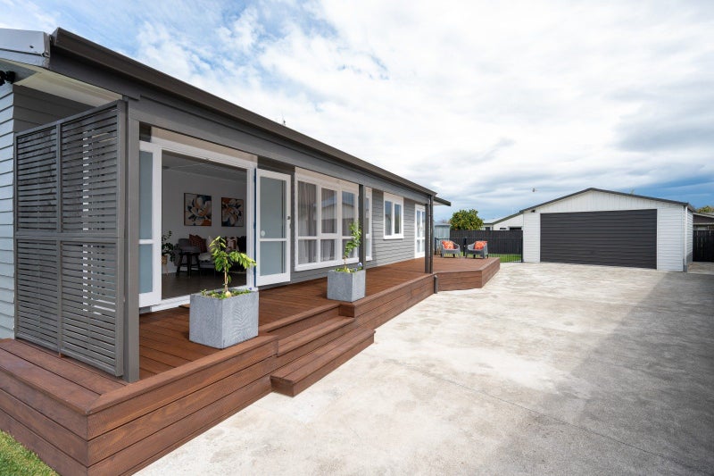 17 Lipscombe Crescent, Havelock North, Havelock North - Carousel 1