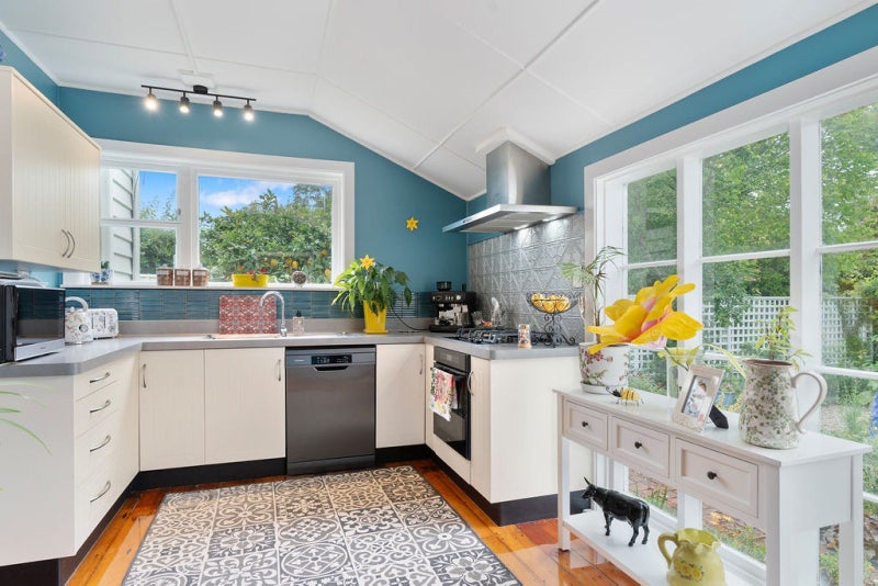 463 High Street South, Carterton, Carterton - Carousel 2