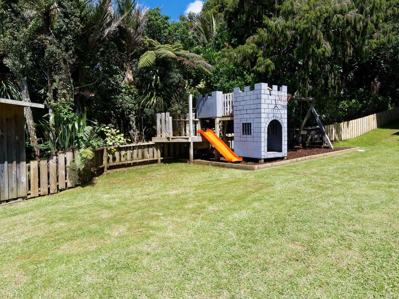 23 Quinns Road, Waiatarua, Auckland - Carousel 20