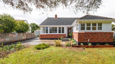 63 Savage Crescent, West End, Palmerston North - Carousel 1