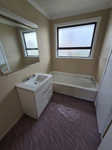 132 Cracroft Street, Waitara, Waitara - Carousel 14