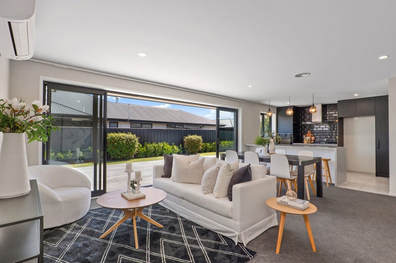 35 Craig Thompson Drive, Lincoln, Lincoln - Carousel 2