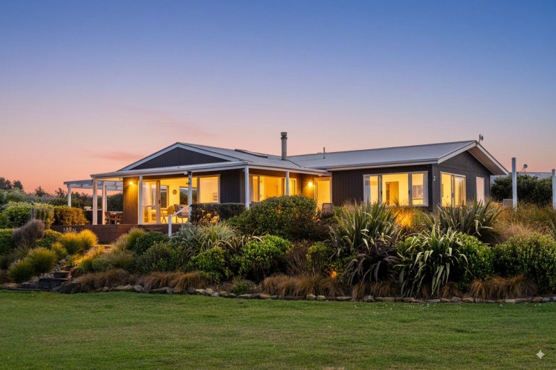 6 Beach Road, Flat Point, Masterton - Carousel 34