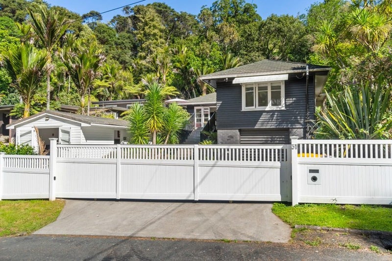 31 Valley Road, Titirangi, Auckland - Carousel 25