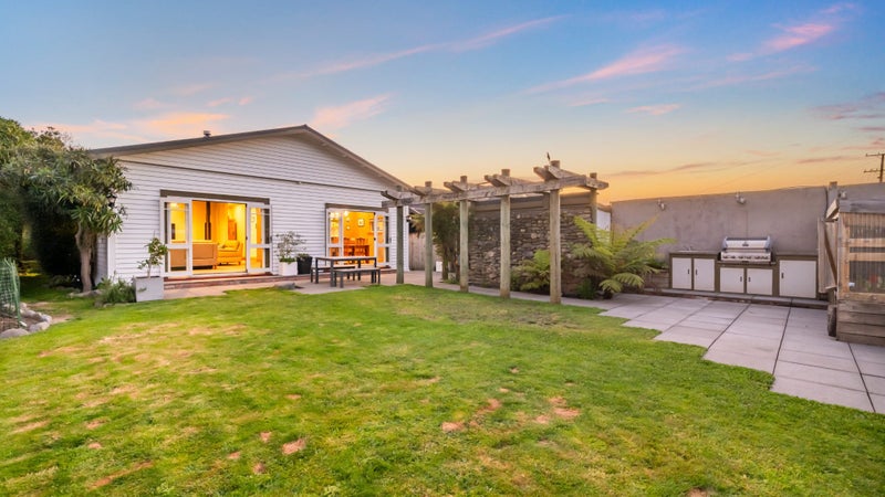 17 McParland Street, Ebdentown, Upper Hutt - Carousel 1