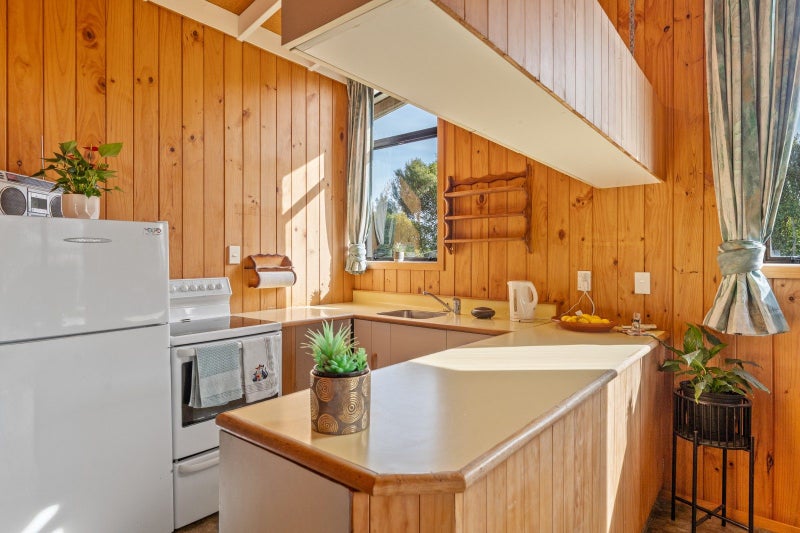 17 Te Rauparaha Street, Otaki - Carousel 2