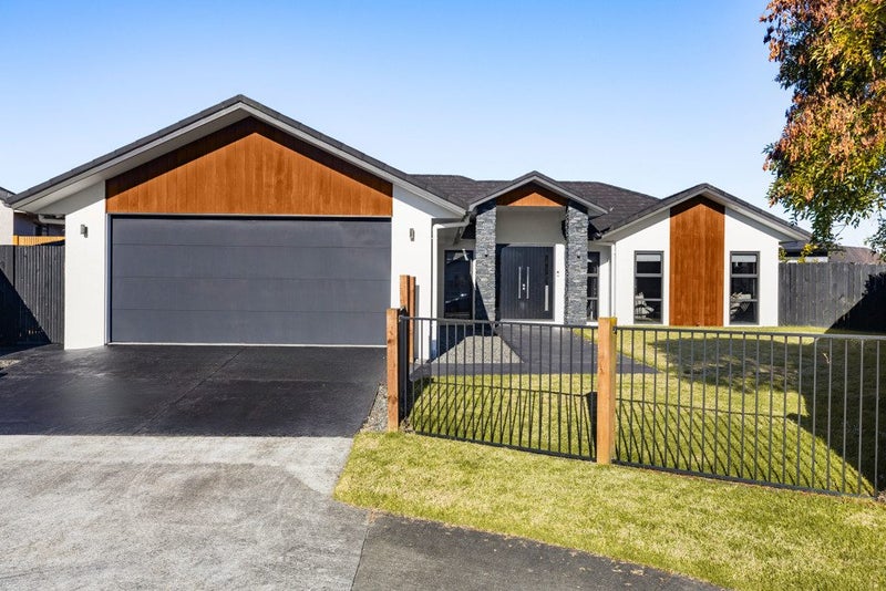 20 Beaufort Place, Flagstaff, Hamilton - Carousel 1