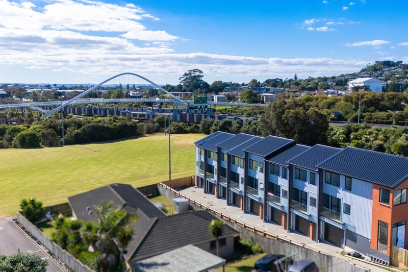 2/21 Valonia Street, New Windsor, Auckland - Carousel 2