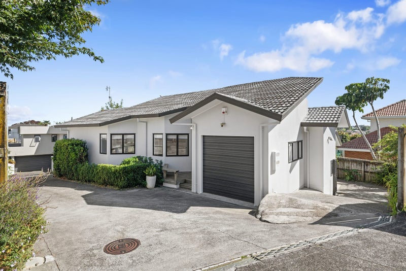 2/74 Simmental Crescent, Somerville, Manukau - Carousel 1