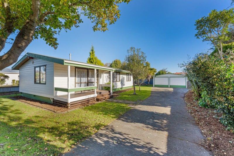 31 Field Street, Aramoho, Whanganui - Carousel 1