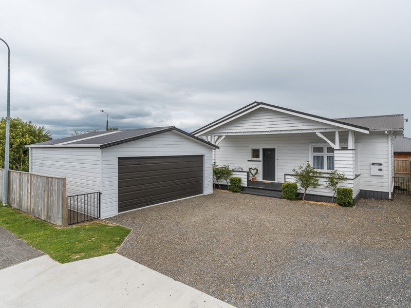 102 Warwick Street, Feilding, Feilding - Carousel 1