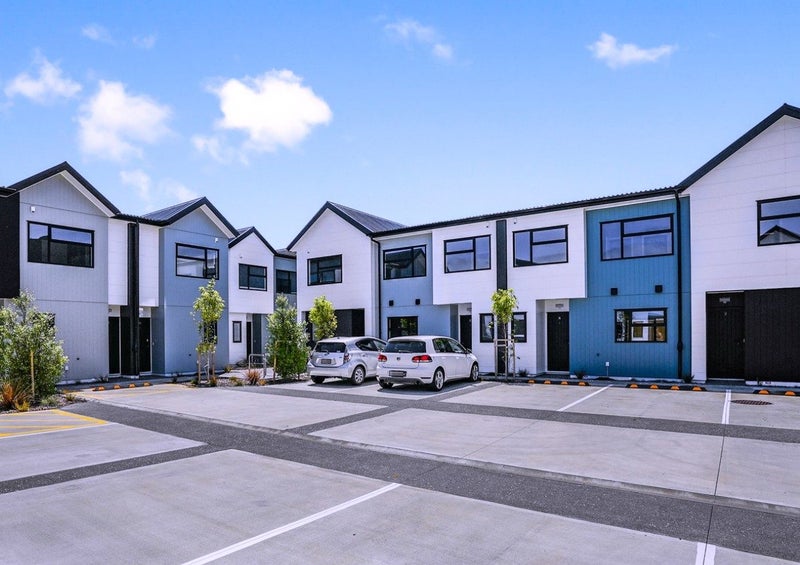 15/15 Brook Street, Waiwhetu, Lower Hutt - Carousel 1