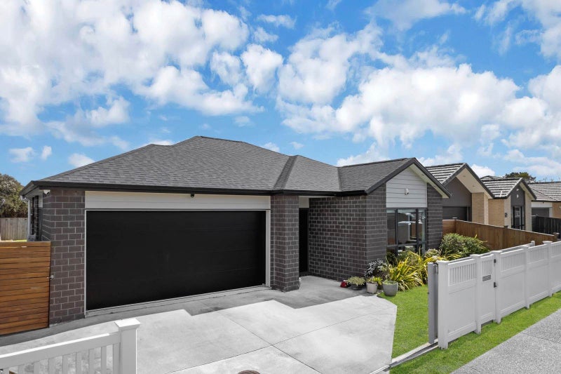 10 Earlywood Road, Ardmore, Auckland - Carousel 1