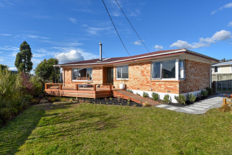8 Elliott Crescent, Owhata, Rotorua - Carousel 1