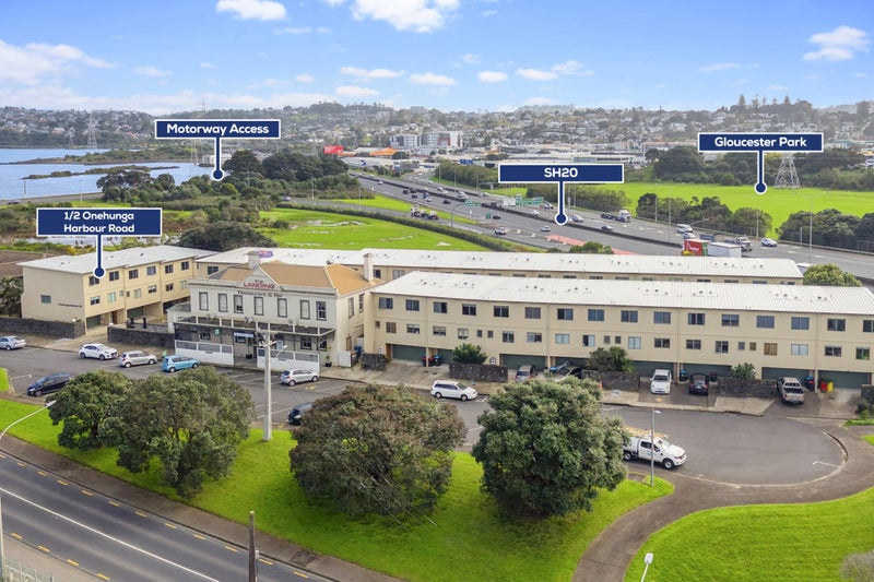 1/2 Onehunga Harbour Road, Onehunga, Auckland - Carousel 1