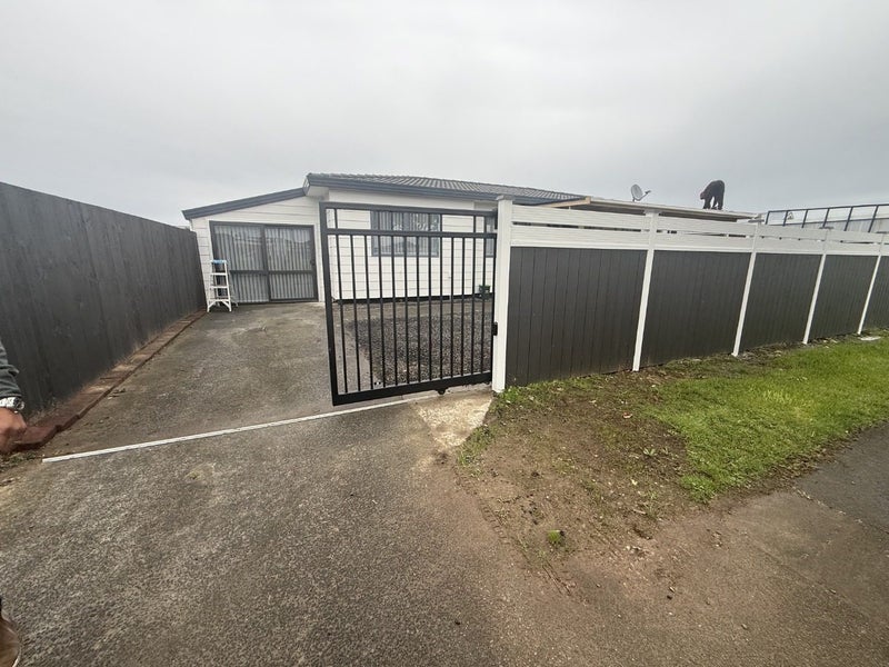 2/77 Templeton Place, Clendon Park, Manukau City, Auckland - Carousel 1