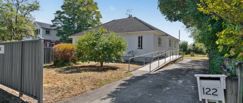 122 Essex Street, Masterton - Carousel 1