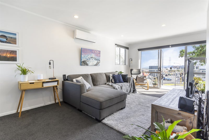 34A Neilson Street, Onehunga, Auckland - Carousel 2