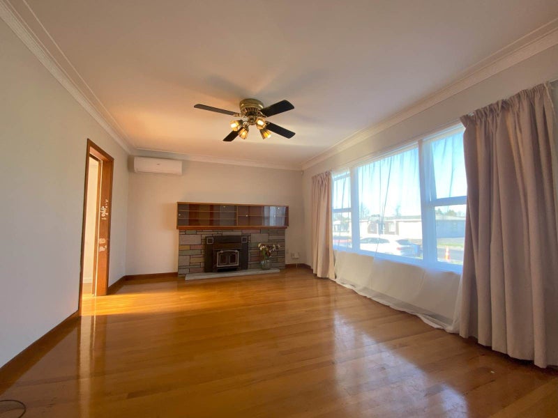2 Te Kanawa Crescent, Henderson, Waitakere City, Auckland - Carousel 2