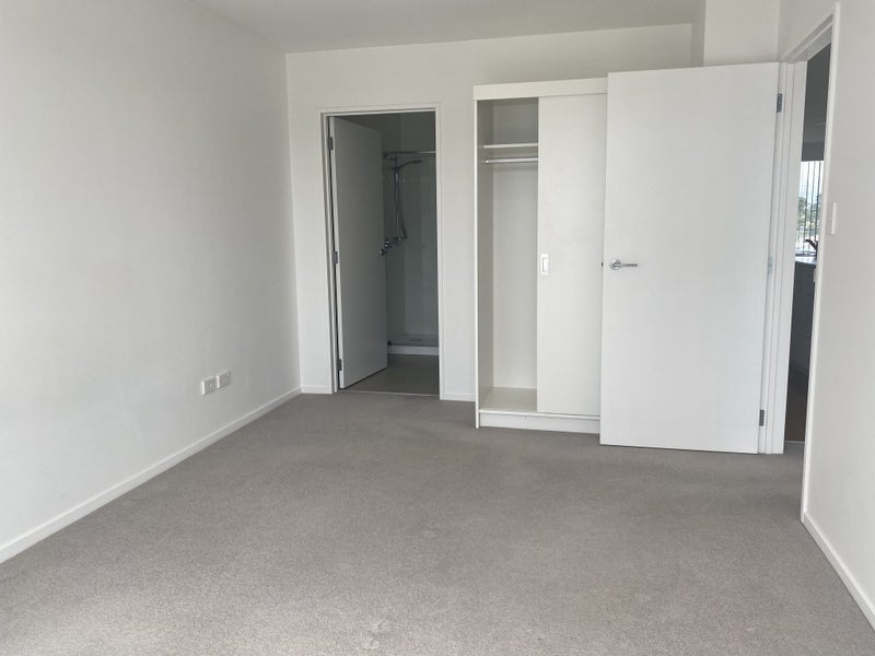 8 Thompson Park Road, Mount Wellington, Auckland - Carousel 3
