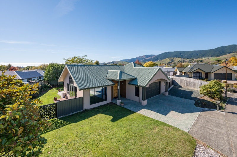19 Appaloosa Avenue, Richmond - Carousel 1