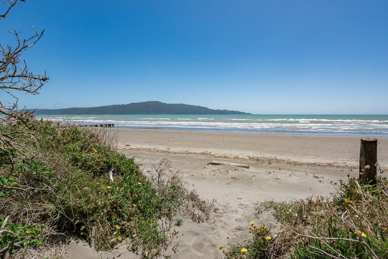 239 Manly Street, Paraparaumu Beach, Paraparaumu - Carousel 1