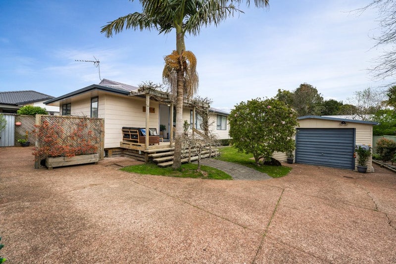 1B Arney Road, Ranui, Auckland - Carousel 1