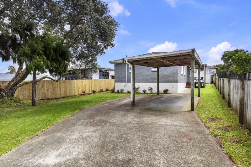 15 McInnes Road, Weymouth, Auckland - Carousel 2