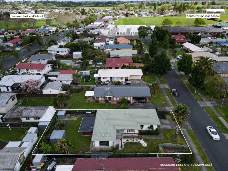 14 Catalina Drive, Melville, Hamilton - Carousel 1