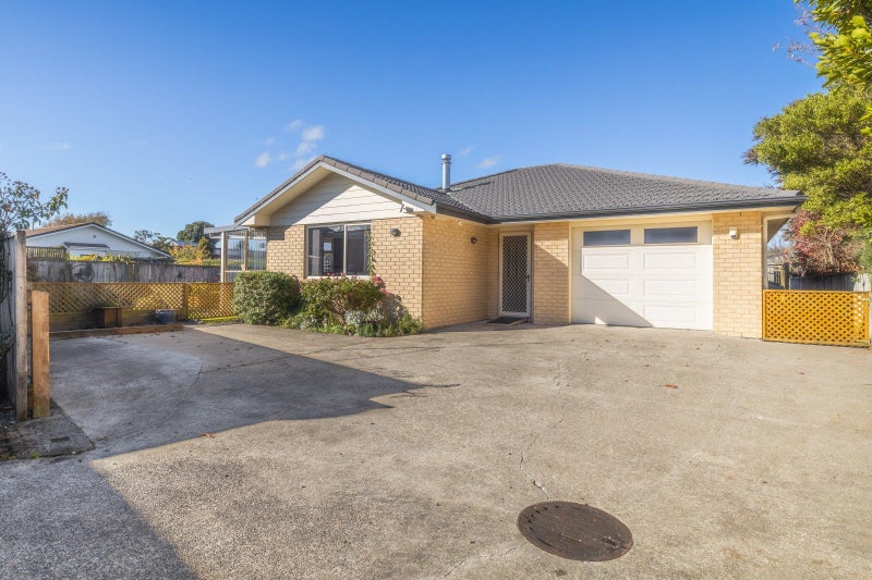 1 Mcilwaine Place, Marton - Carousel 1