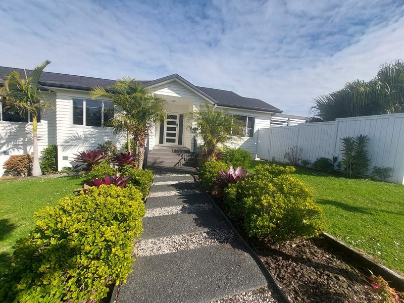 21 Hornbill Drive, Fairview Heights, Auckland - Carousel 1