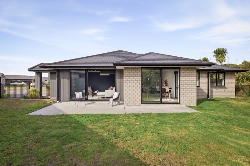 85 Hills View Drive, Papamoa, Papamoa - Carousel 1
