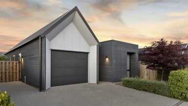 3 Glen Dene Crescent, Wanaka - Carousel 1
