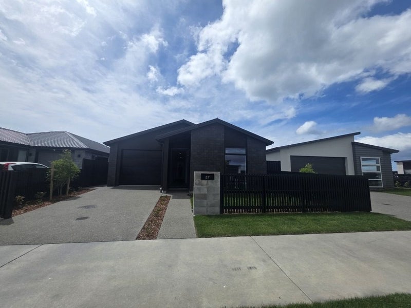 57 Empire Crescent, Papamoa - Carousel 1
