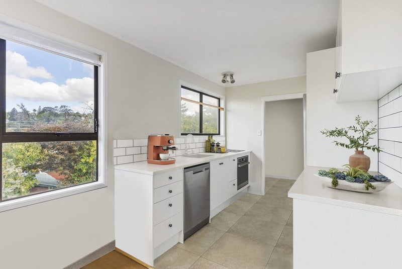 11 Woodhams Street, Beach Haven, Auckland - Carousel 1
