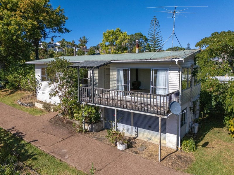 16 Pohutukawa Avenue, Red Beach, Red Beach - Carousel 2