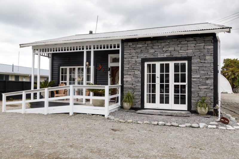 70 Moorhouse Street, Ross - Carousel 30