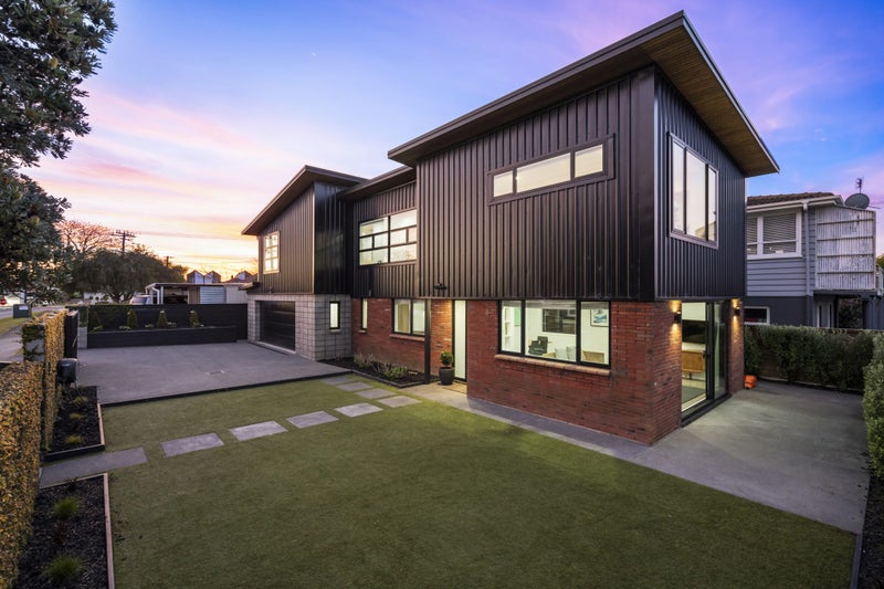 2 Tirimoana Road, Te Atatu South, Auckland - Carousel 2