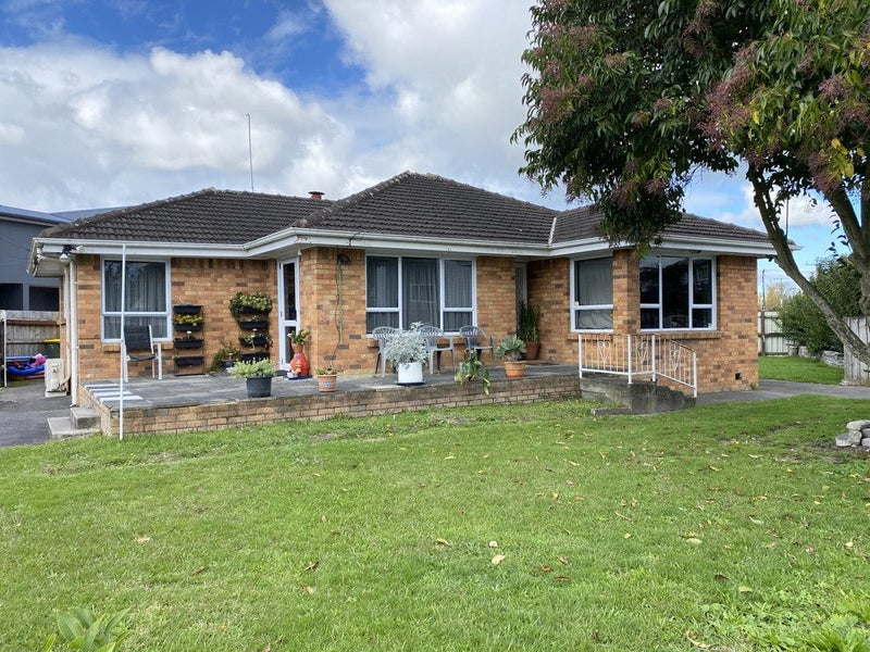 7 Ford Street, Hamilton East, Hamilton - Carousel 1