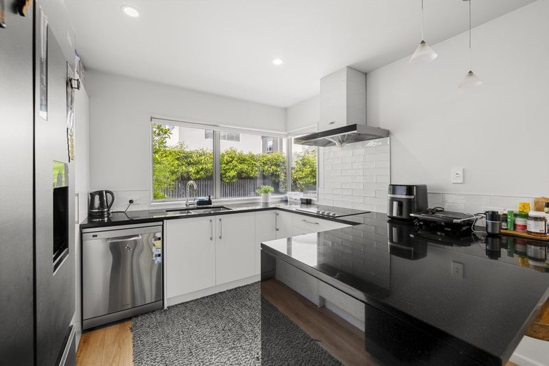 11 Longueval Lane, Broomfield, Christchurch - Carousel 2