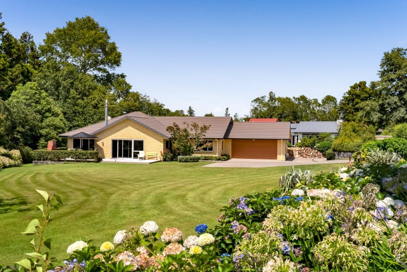 1 Becklands Place, Inglewood, Inglewood - Carousel 1