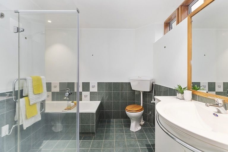 36 Wrights Hill Road, Karori, Wellington - Carousel 9